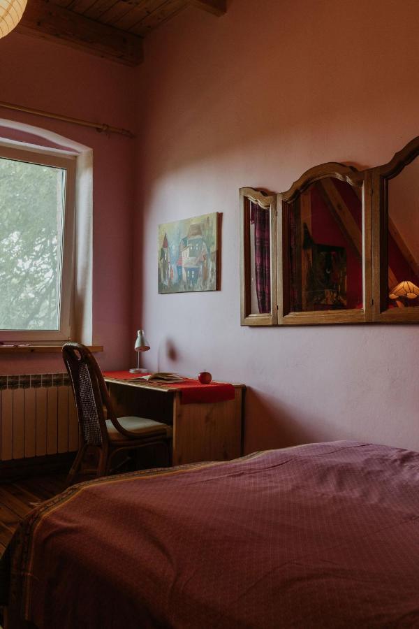 Stara Szkola Nad Jeziorem Czarne  エクステリア 写真